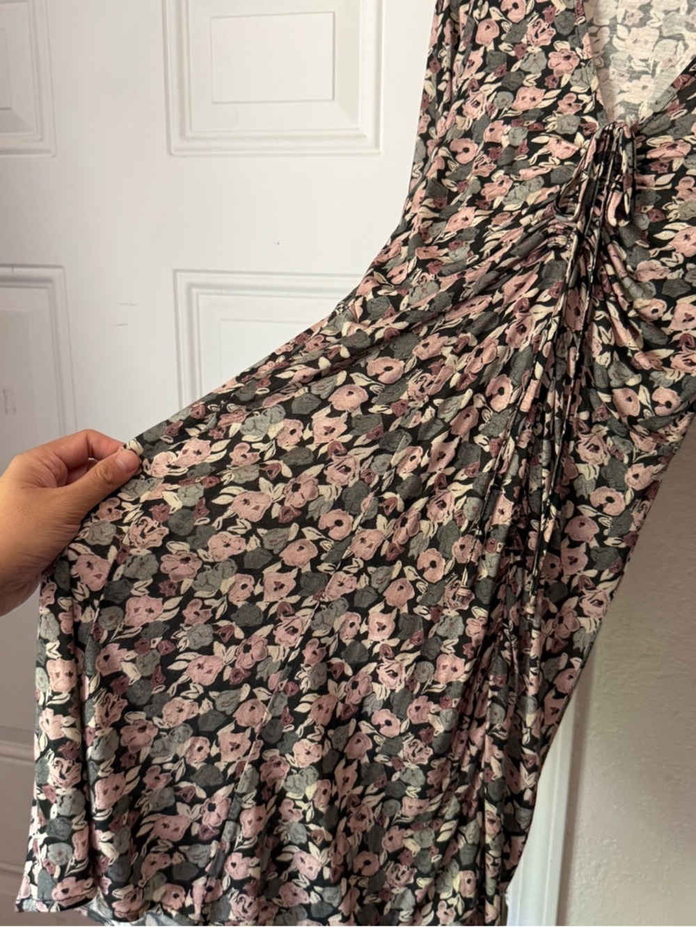 ROUJE grey mauve floral ruched v-neck bodycon long sleeve mini dress stretch - Picture 2 of 6